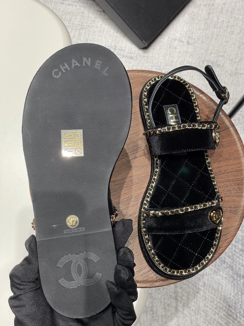 EyeCatching Chxnxl Sandals 120591