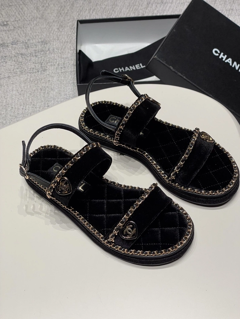 EyeCatching Chxnxl Sandals 120591