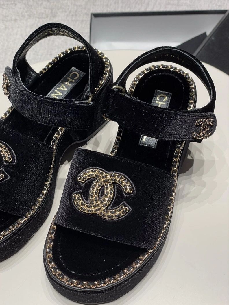 Lightweight Chxnxl Sandals 120564