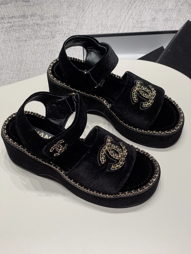 Lightweight Chxnxl Sandals 120564