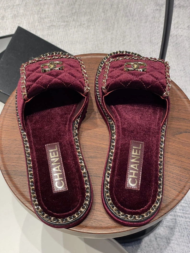 NewStyle Chxnxl Slippers 120016