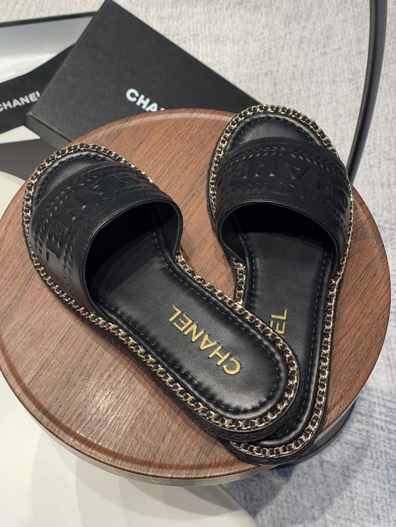 DailyWear Chxnxl Slippers 120006