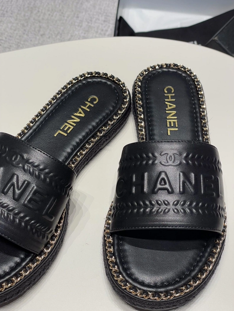 DailyWear Chxnxl Slippers 120006