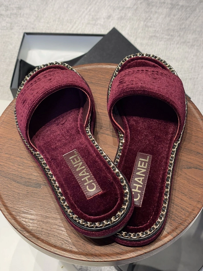 TopPick Chxnxl Slippers 119994