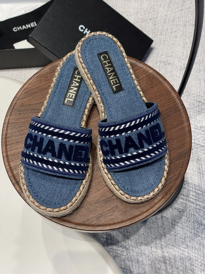 Reliable Chxnxl Slippers 119988