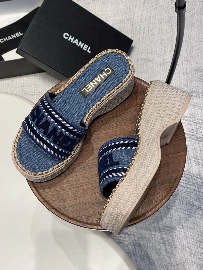 Flexible Chxnxl Slippers 119986
