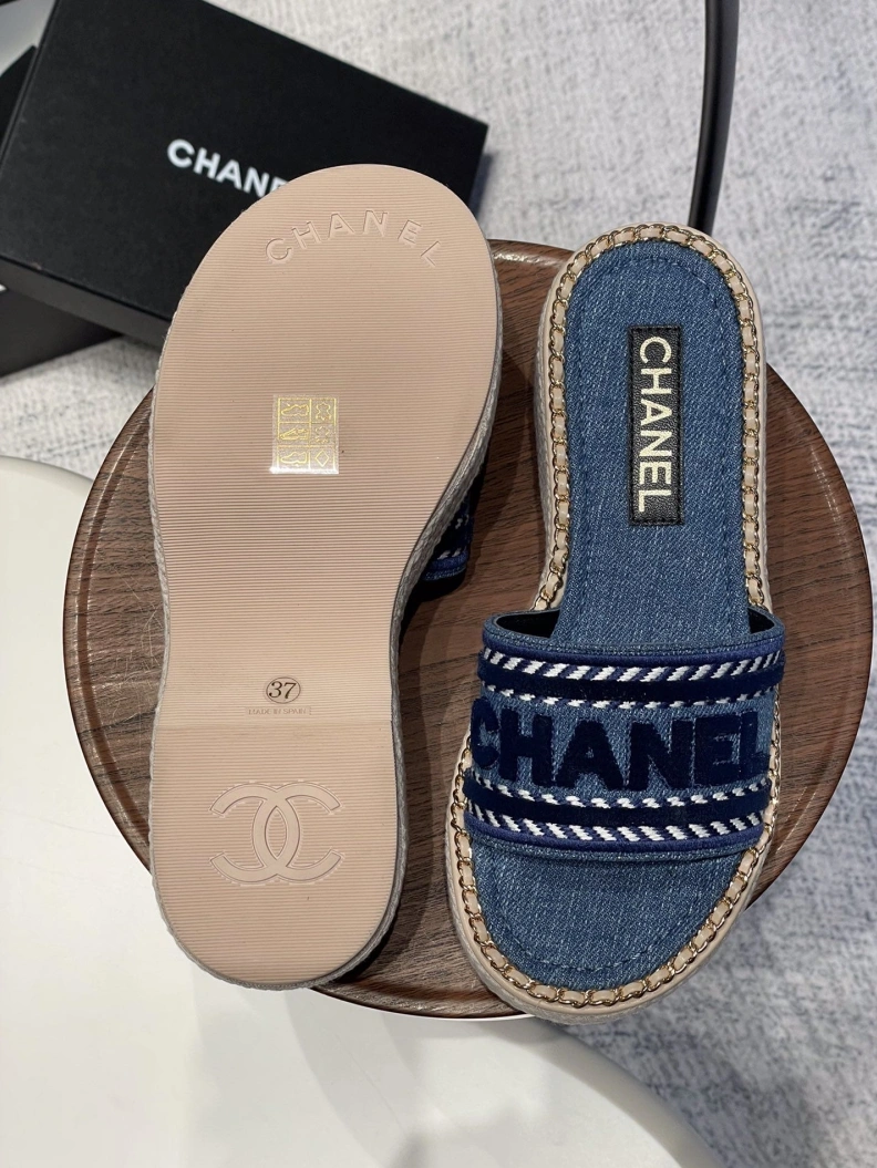 Flexible Chxnxl Slippers 119986