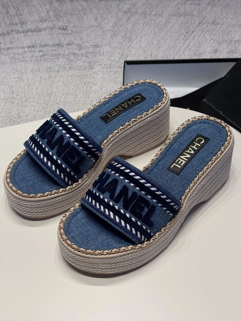 Flexible Chxnxl Slippers 119986