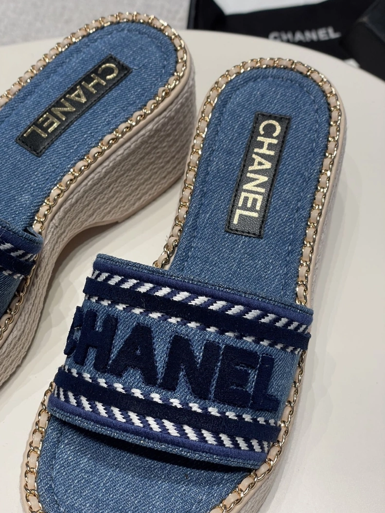 Flexible Chxnxl Slippers 119986