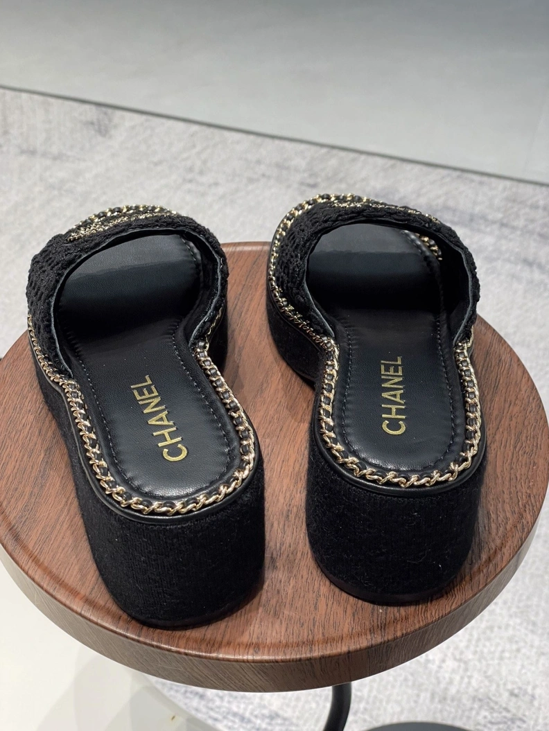 Resilient Chxnxl Slippers 119991