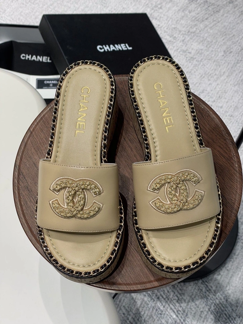 HighQuality Chxnxl Slippers 119985