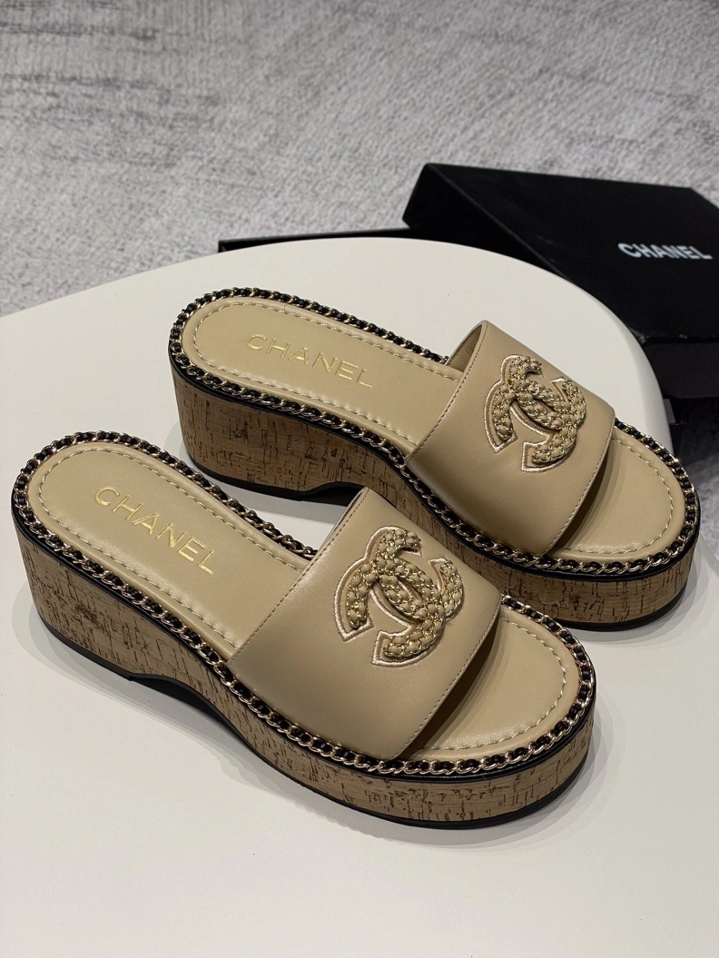 HighQuality Chxnxl Slippers 119985