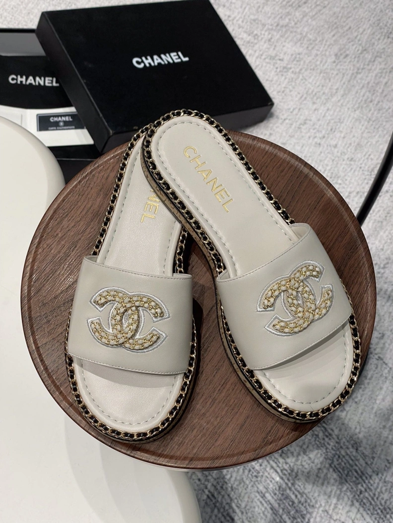 Fashionable Chxnxl Slippers 119993