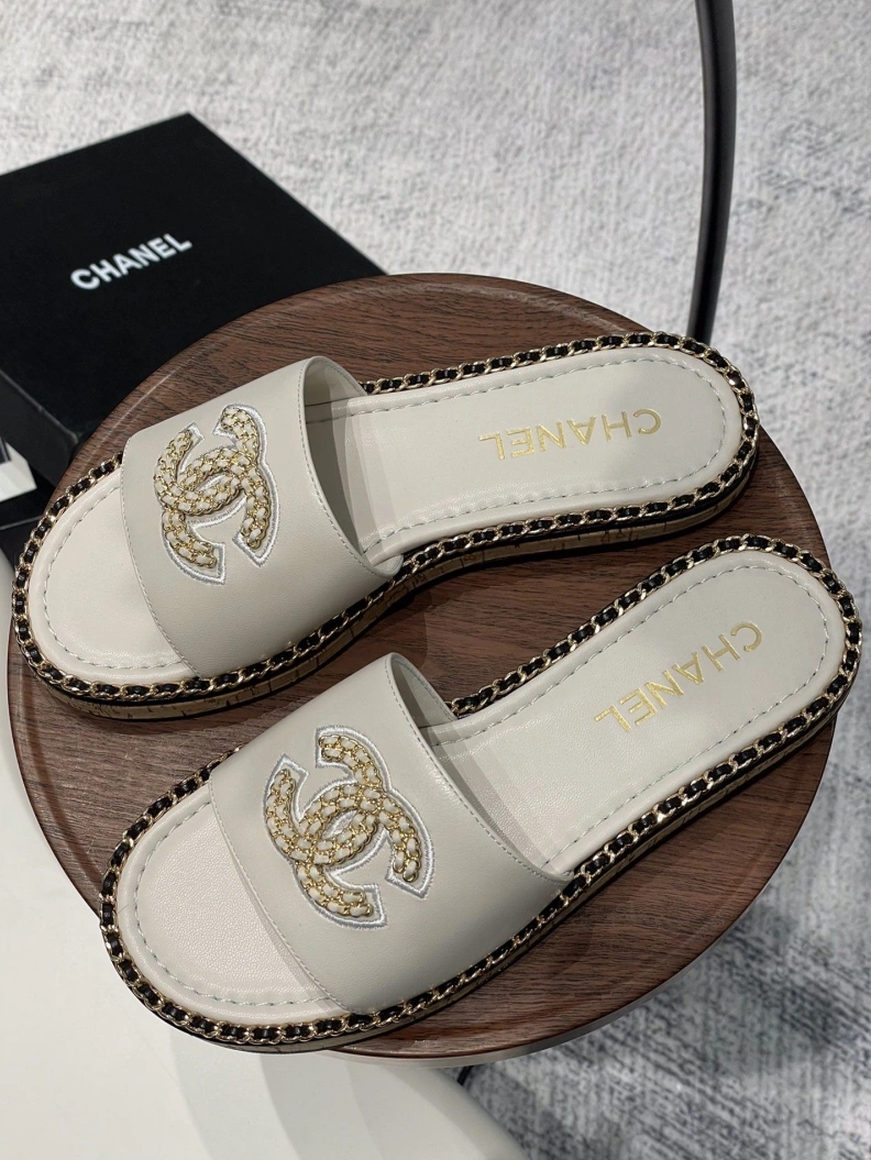 Fashionable Chxnxl Slippers 119993