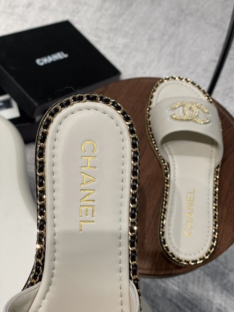 Fashionable Chxnxl Slippers 119993