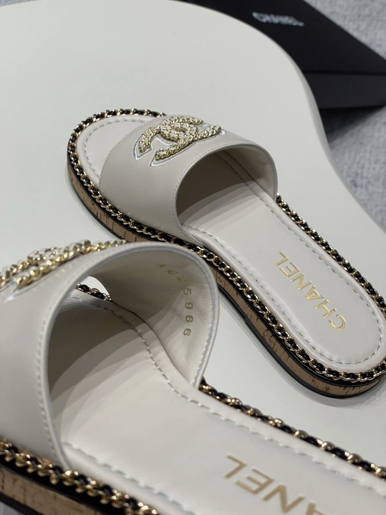 Fashionable Chxnxl Slippers 119993