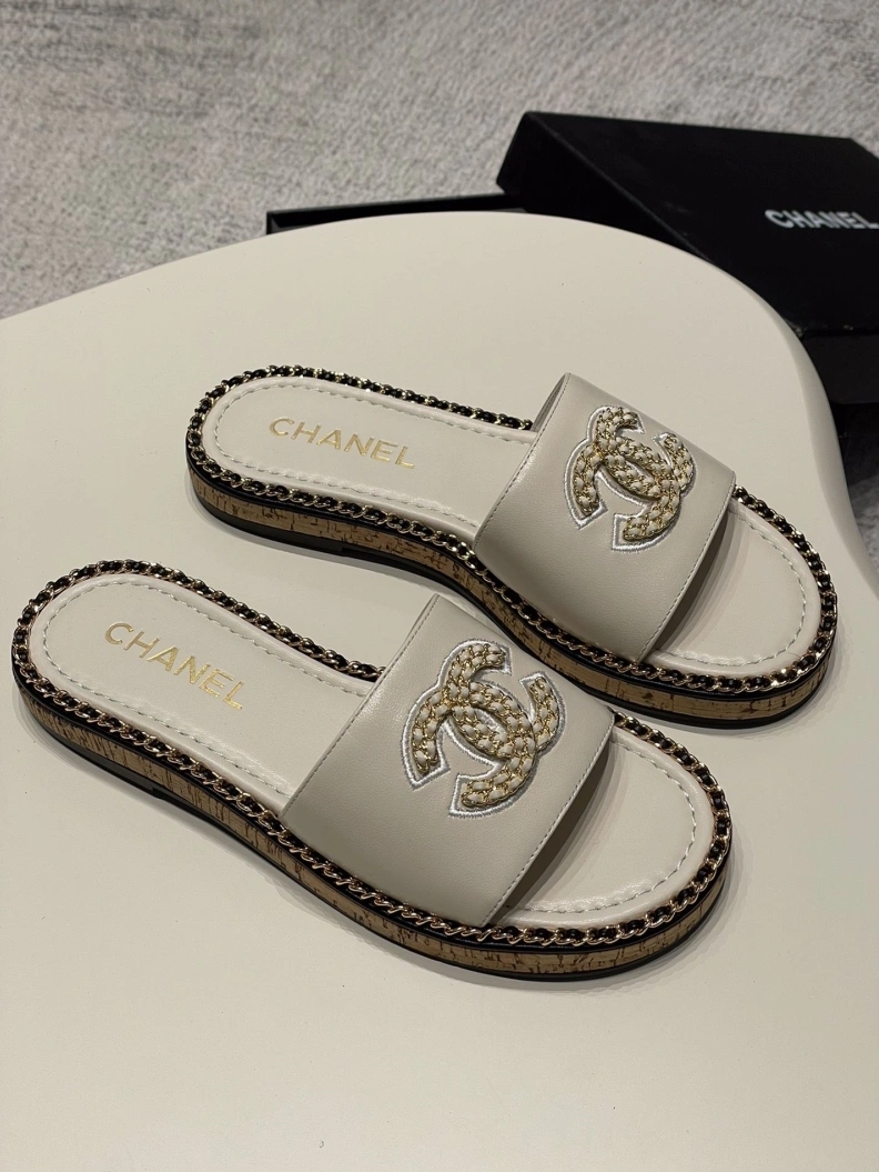 Fashionable Chxnxl Slippers 119993