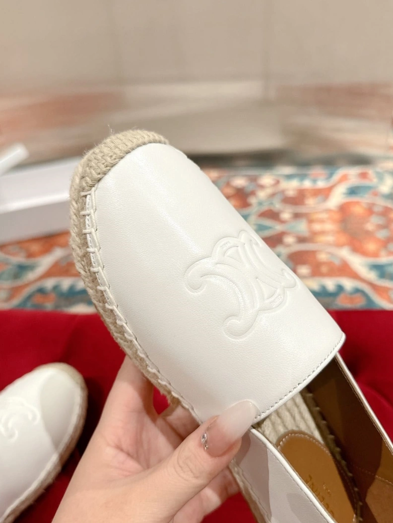 Vibrant Cxlxne Flat Shoes 116175