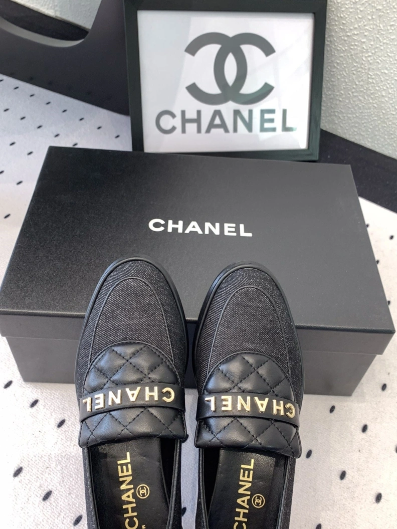 Timeless Chxnxl Leather Shoes 120689