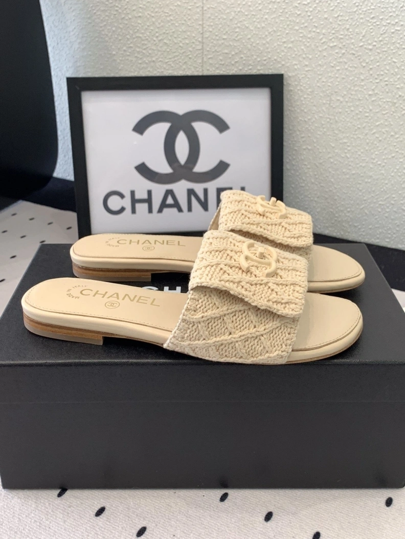 Timeless Chxnxl Slippers 119976
