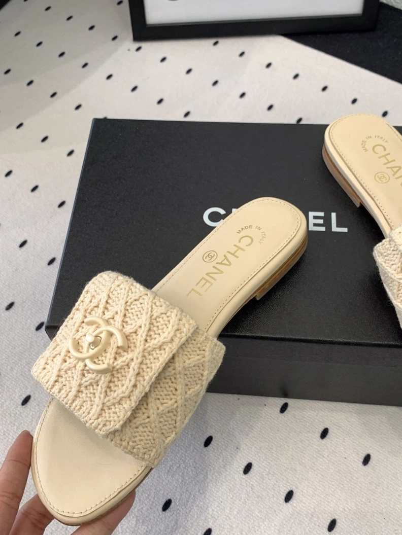 Timeless Chxnxl Slippers 119976
