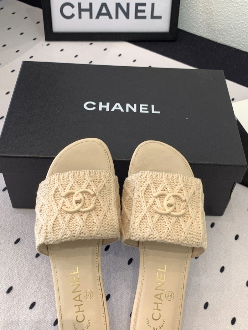 Timeless Chxnxl Slippers 119976