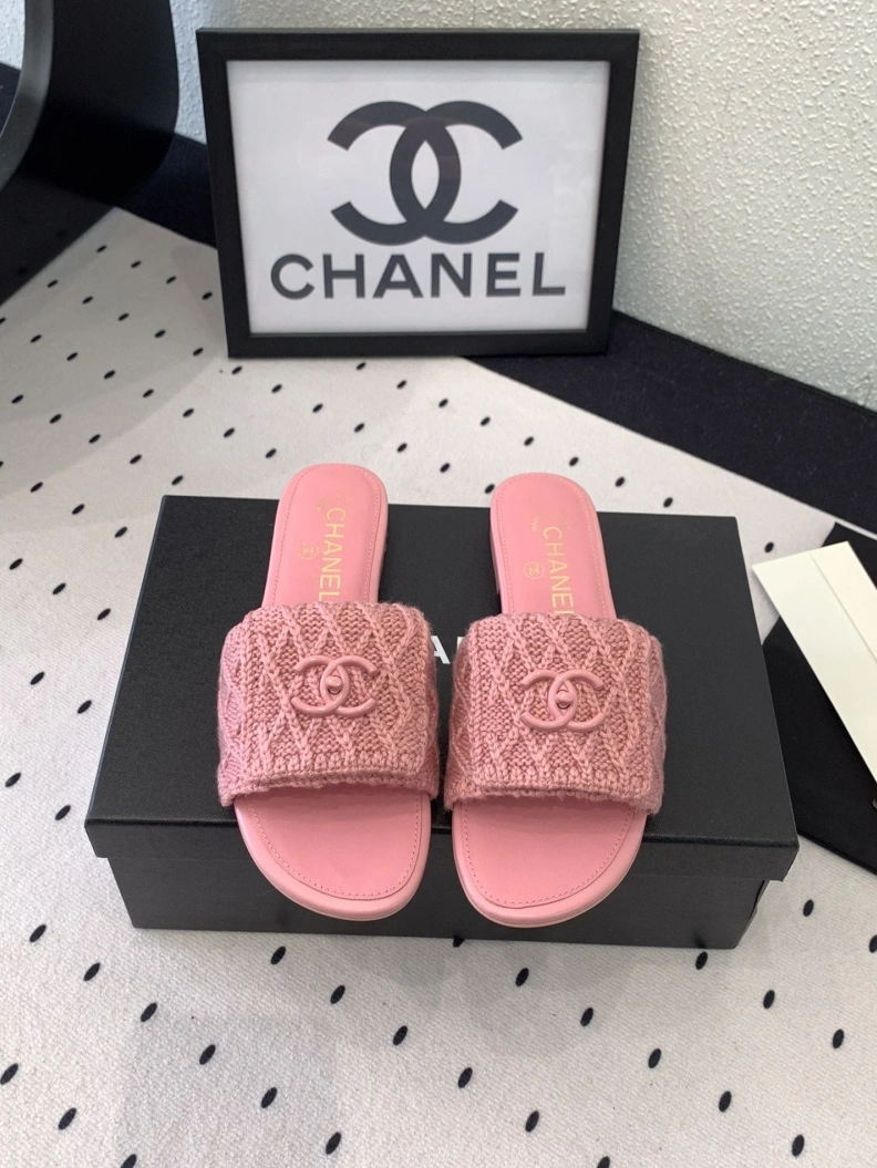 Fashionable Chxnxl Slippers 119973