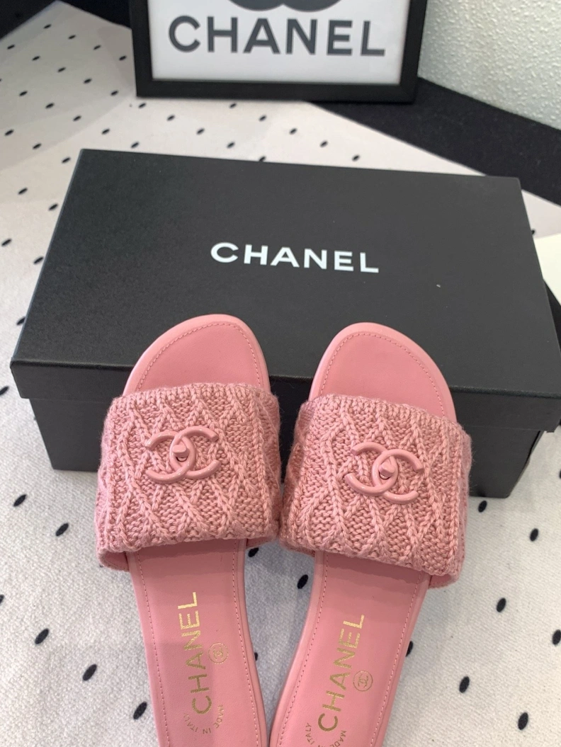 Fashionable Chxnxl Slippers 119973