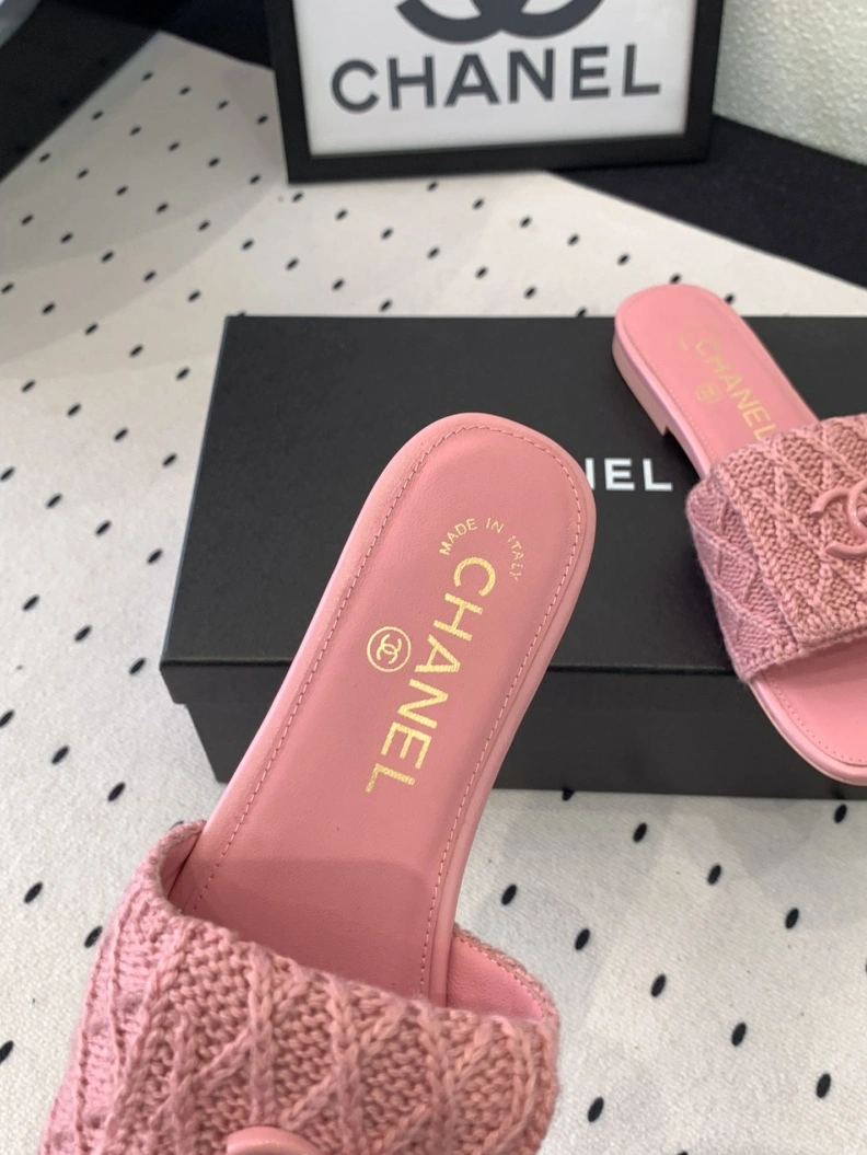 Fashionable Chxnxl Slippers 119973
