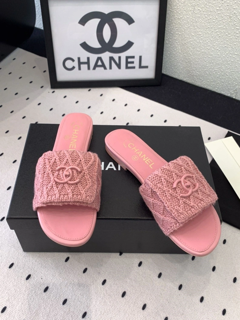 Fashionable Chxnxl Slippers 119973