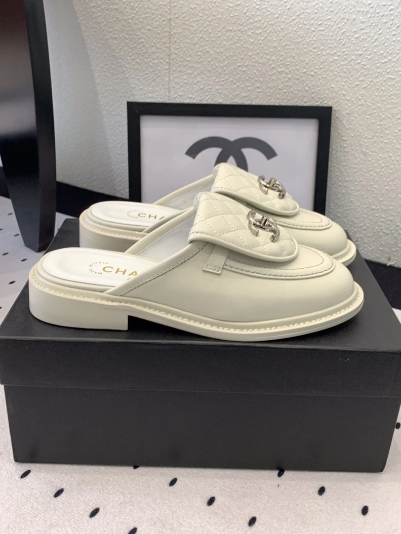 HighQuality Chxnxl Slippers 119971