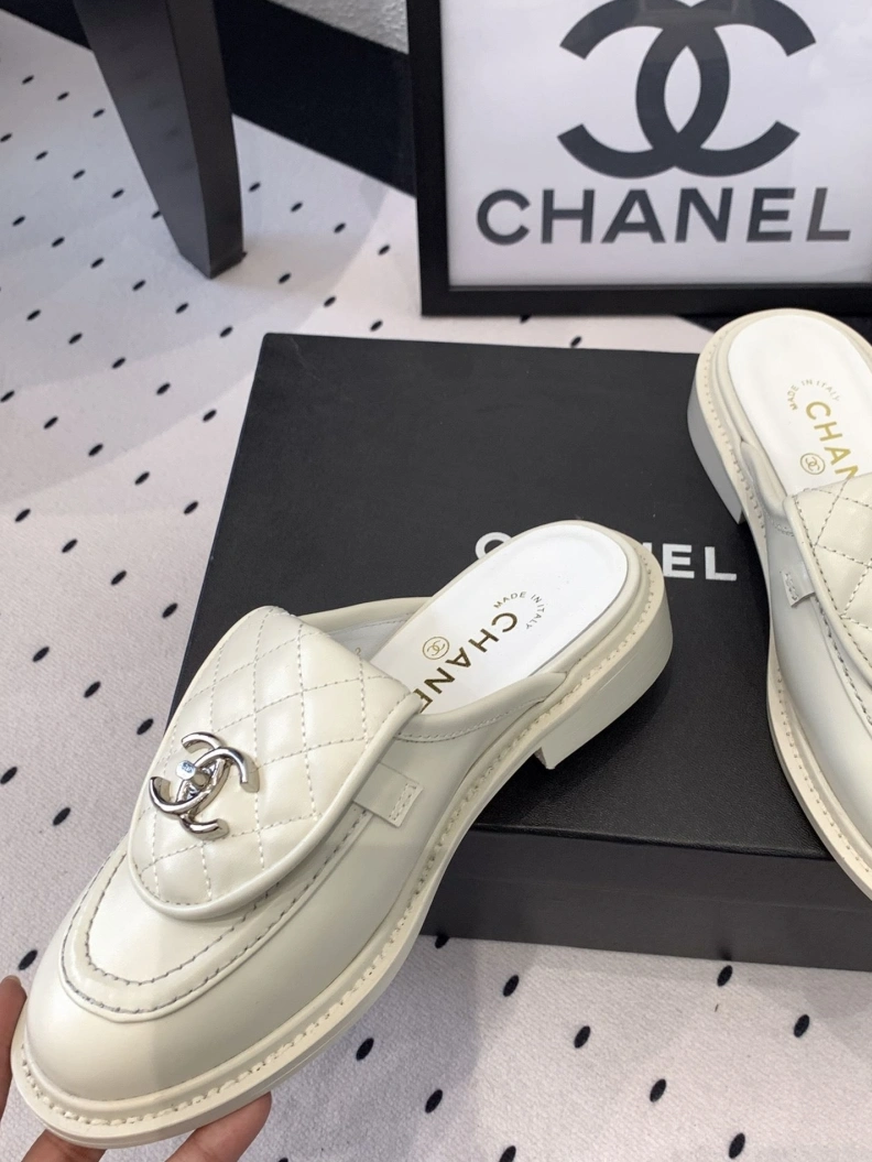 HighQuality Chxnxl Slippers 119971