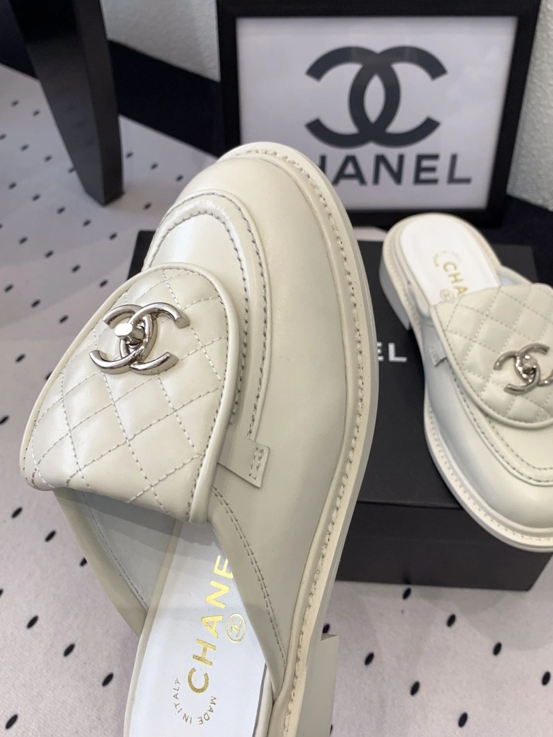 HighQuality Chxnxl Slippers 119971