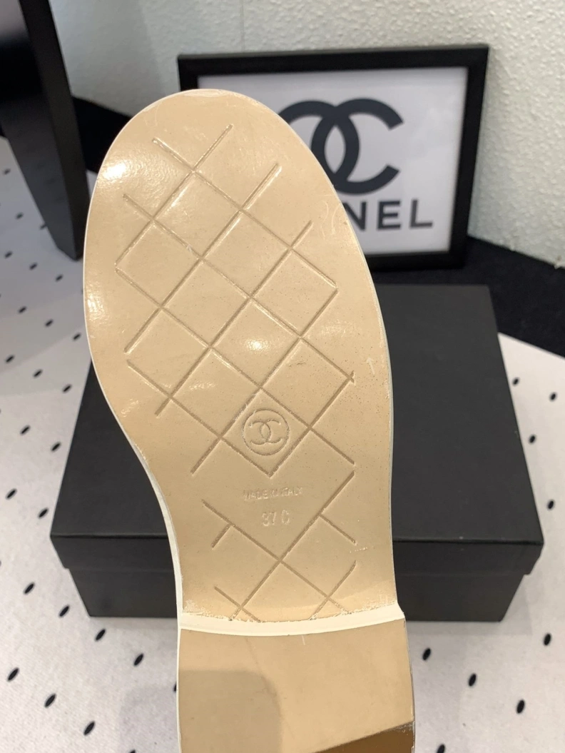 HighQuality Chxnxl Slippers 119971