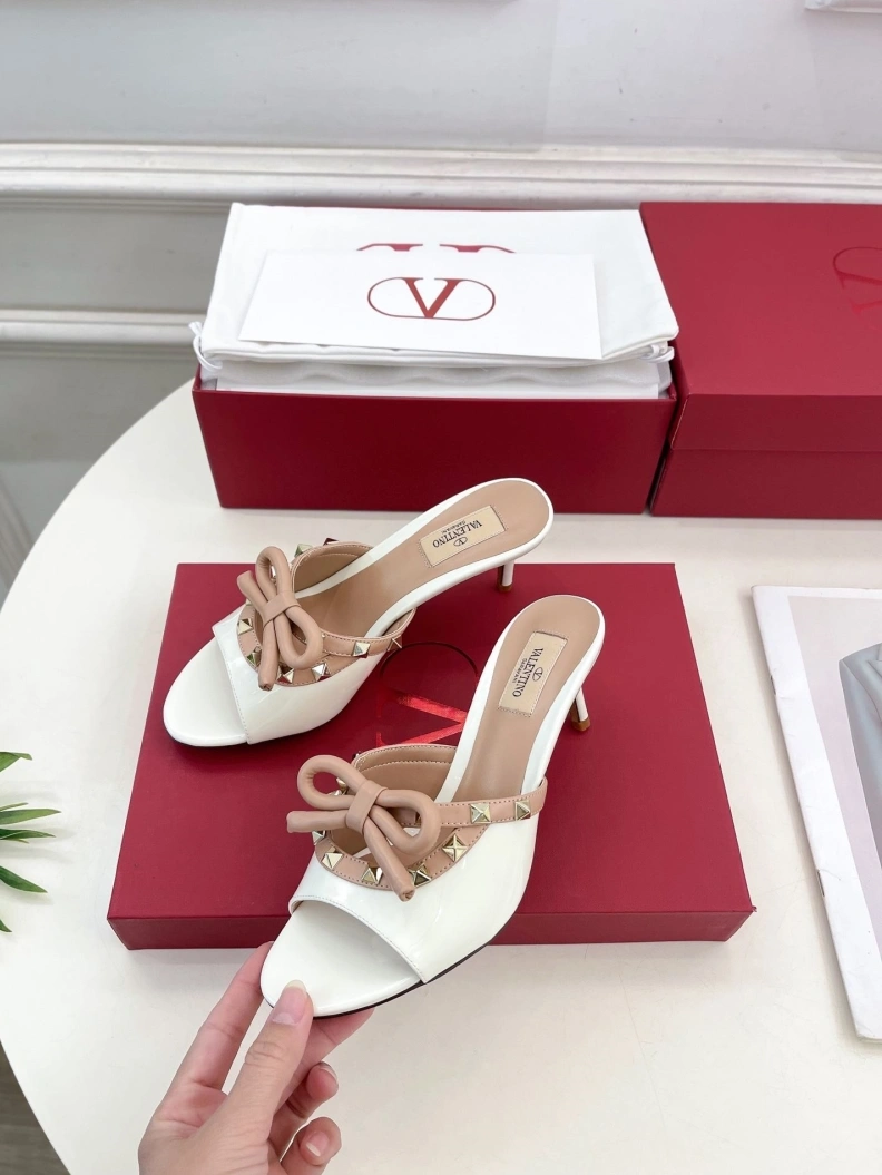 Classic Vxlxntino Sandals 229733