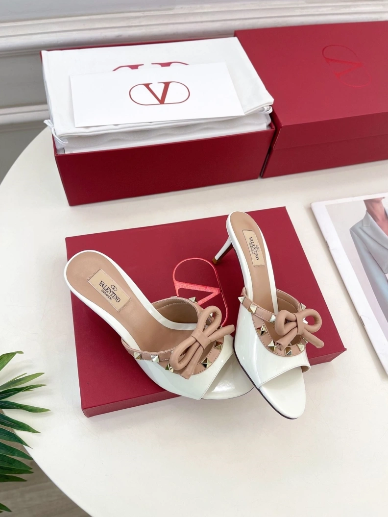Classic Vxlxntino Sandals 229733