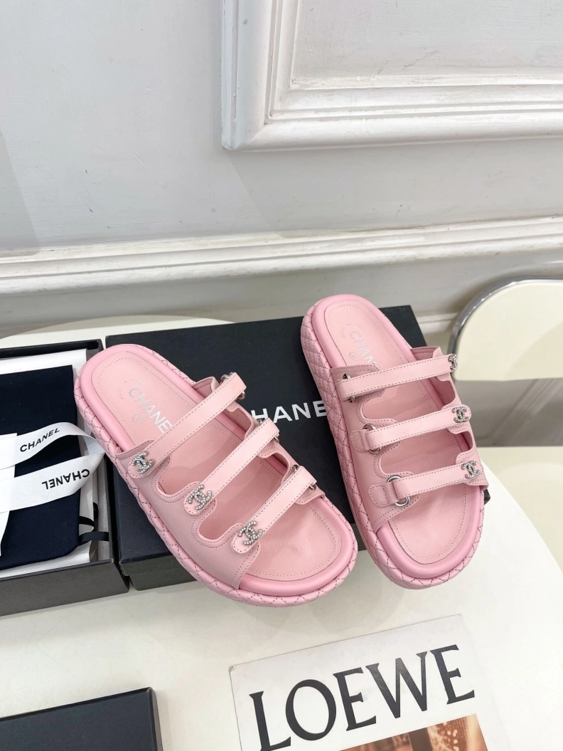 HighQuality Chxnxl Sandals 120581