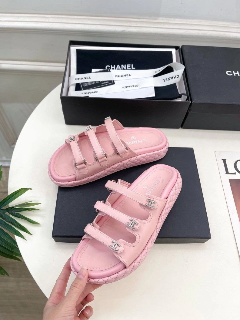 HighQuality Chxnxl Sandals 120581