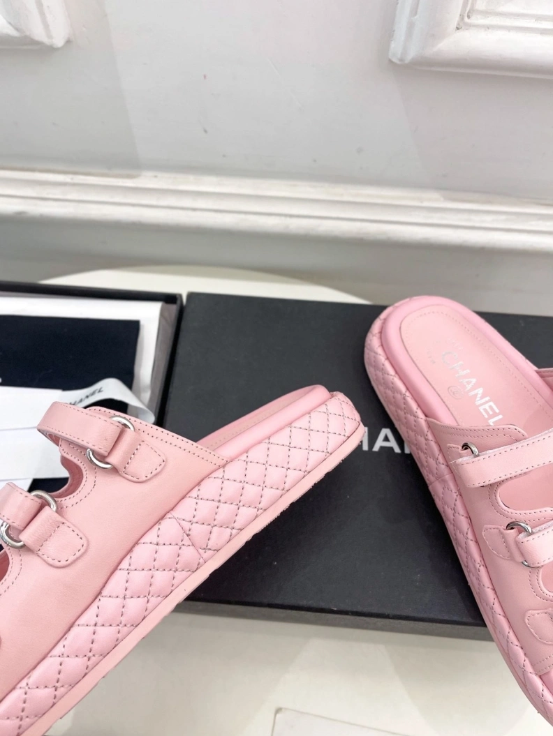 HighQuality Chxnxl Sandals 120581