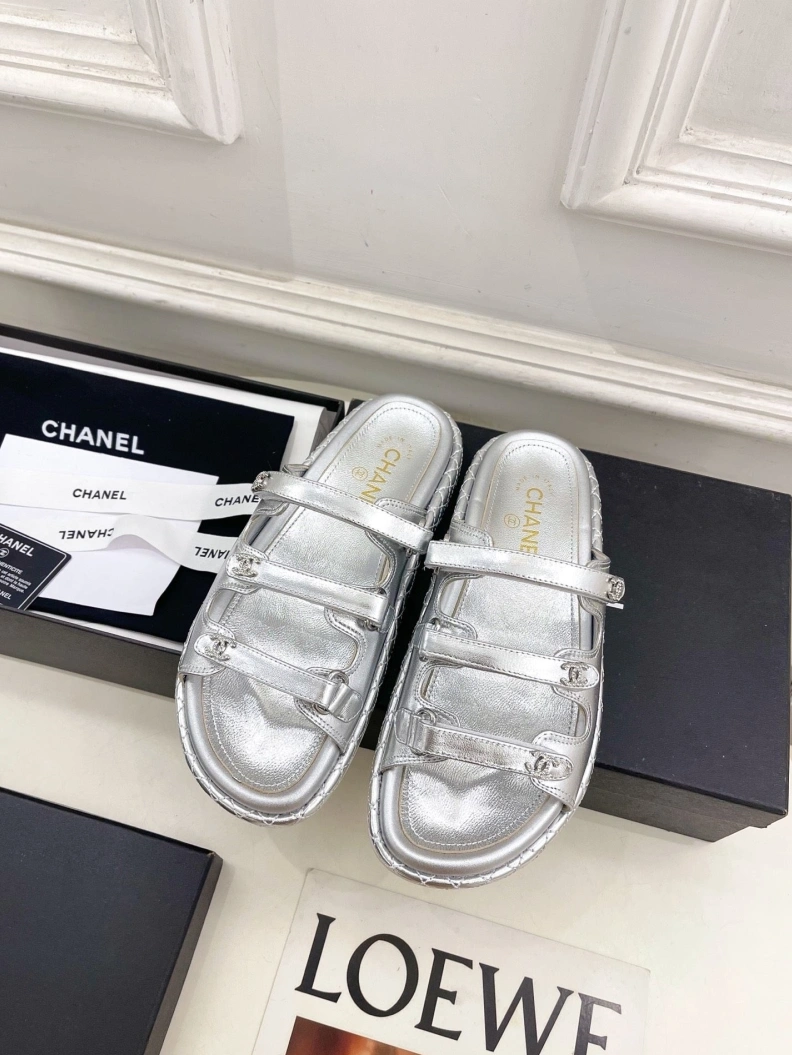 Cozy Chxnxl Sandals 120565