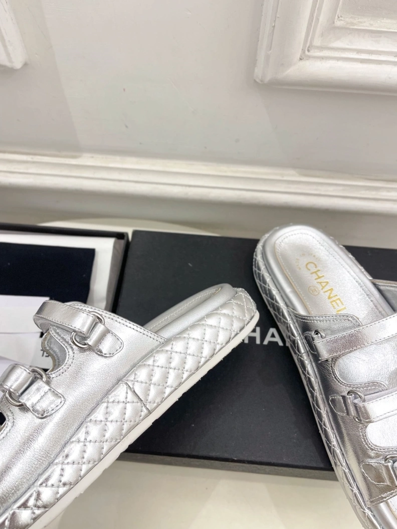 Cozy Chxnxl Sandals 120565