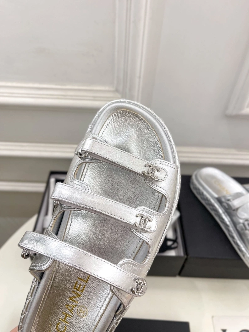 Cozy Chxnxl Sandals 120565