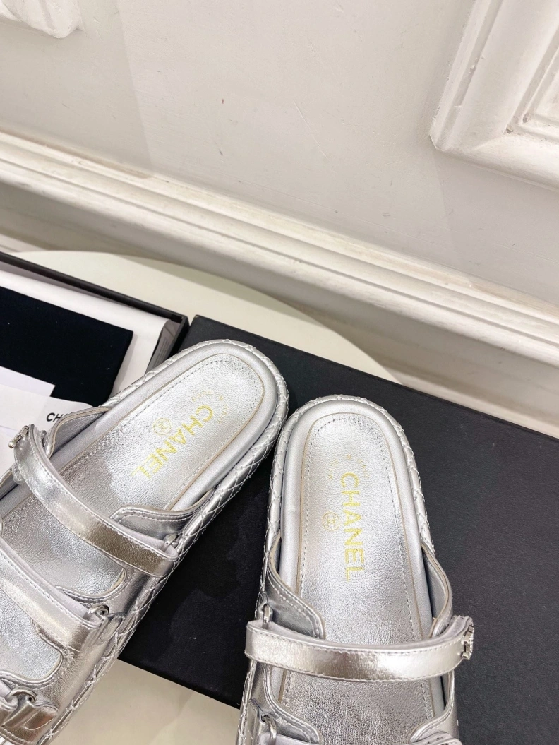 Cozy Chxnxl Sandals 120565