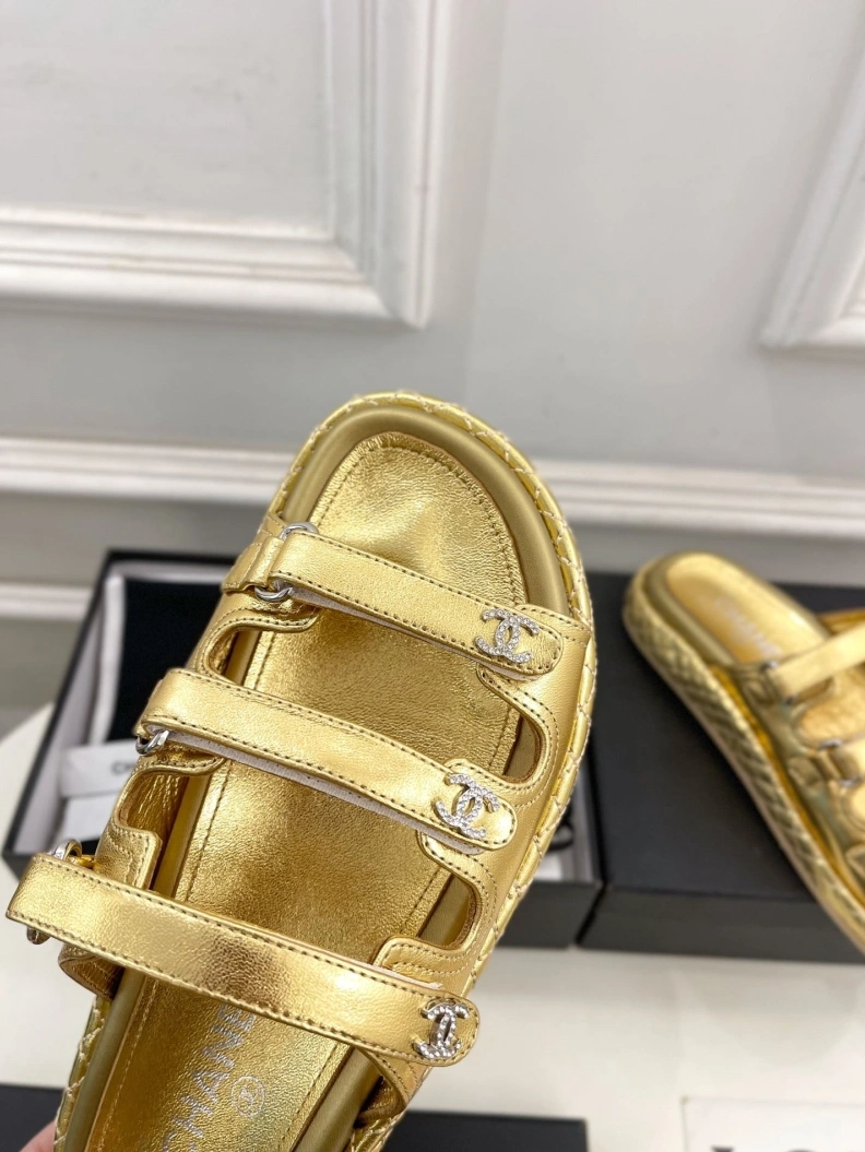 Classic Chxnxl Sandals 120575