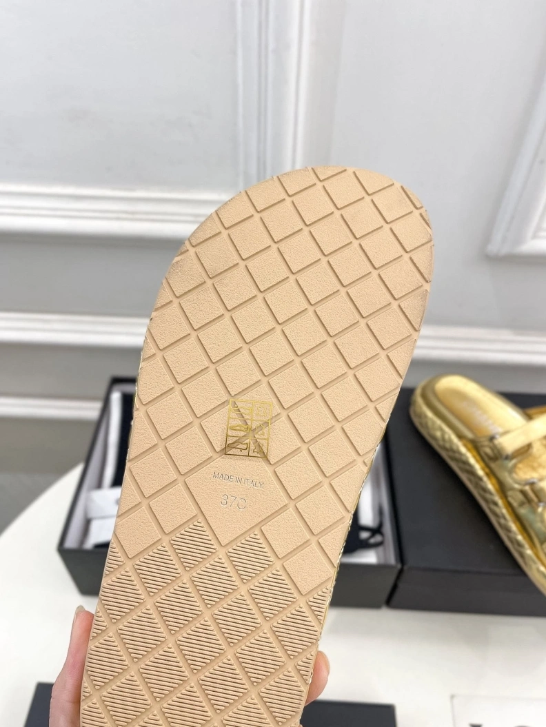 Classic Chxnxl Sandals 120575