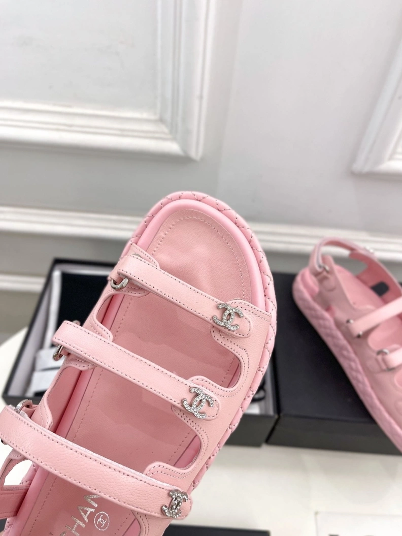 NewStyle Chxnxl Sandals 120568