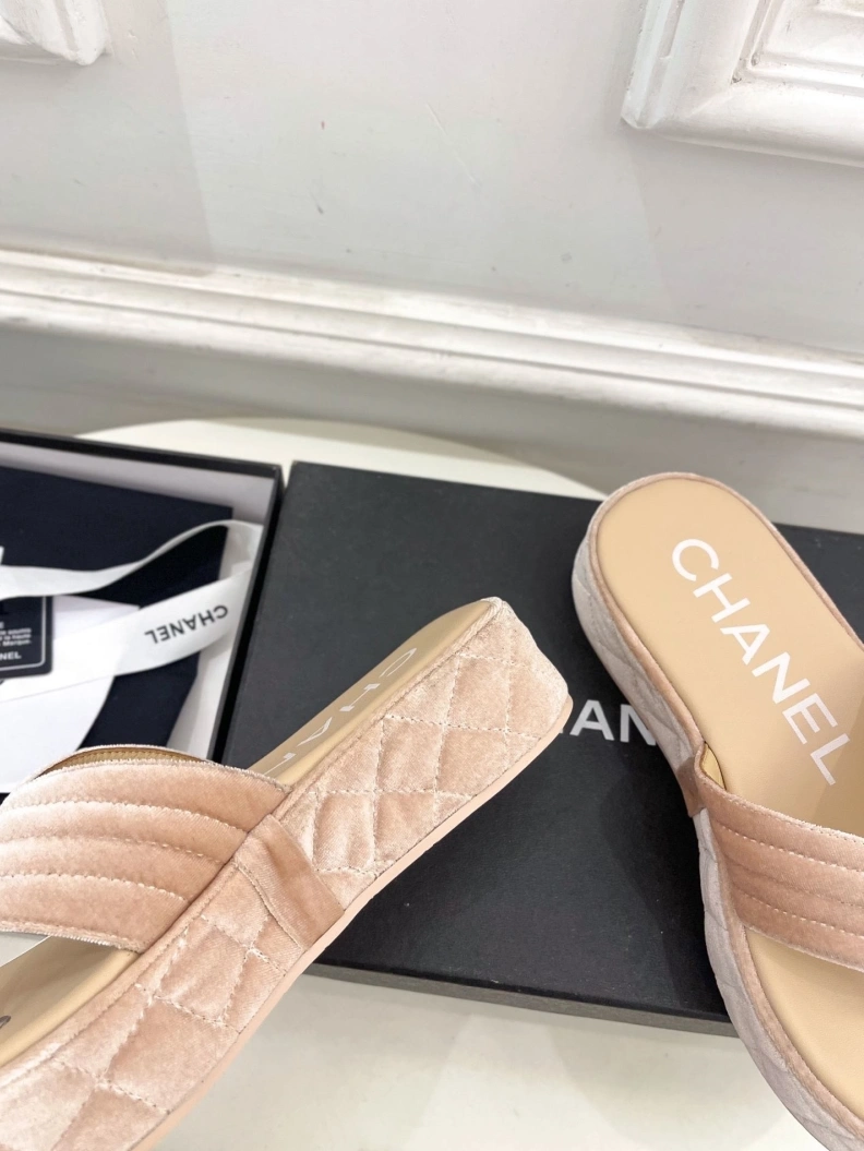 Functional Chxnxl Slippers 119962