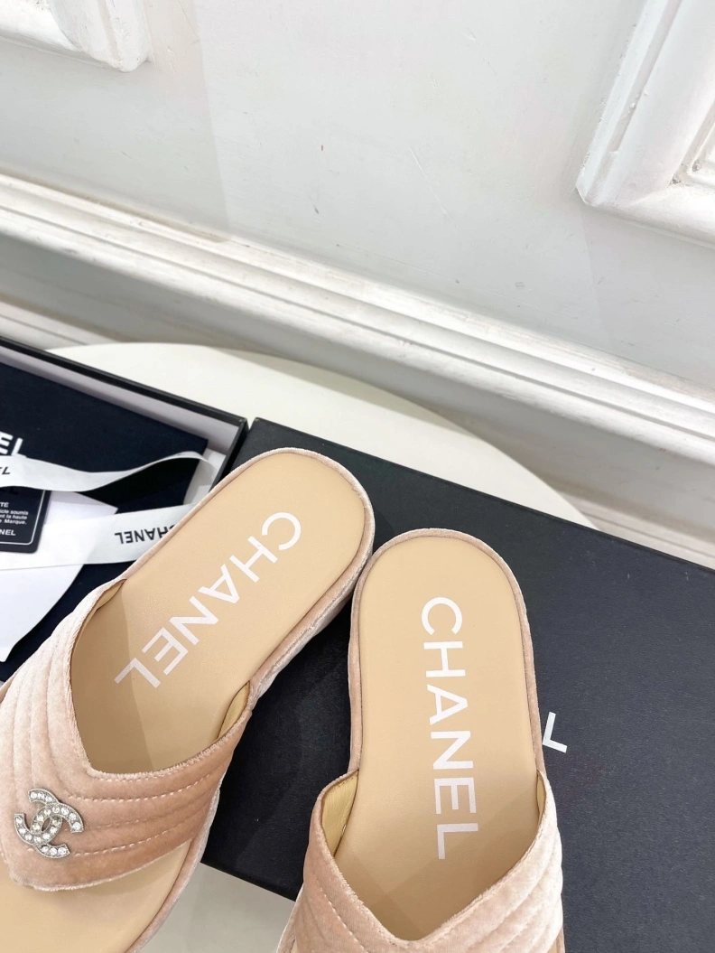 Functional Chxnxl Slippers 119962