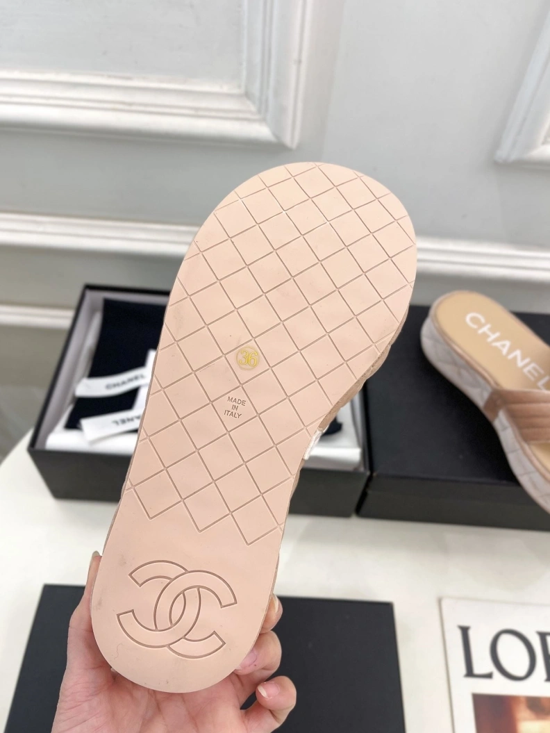 Functional Chxnxl Slippers 119962