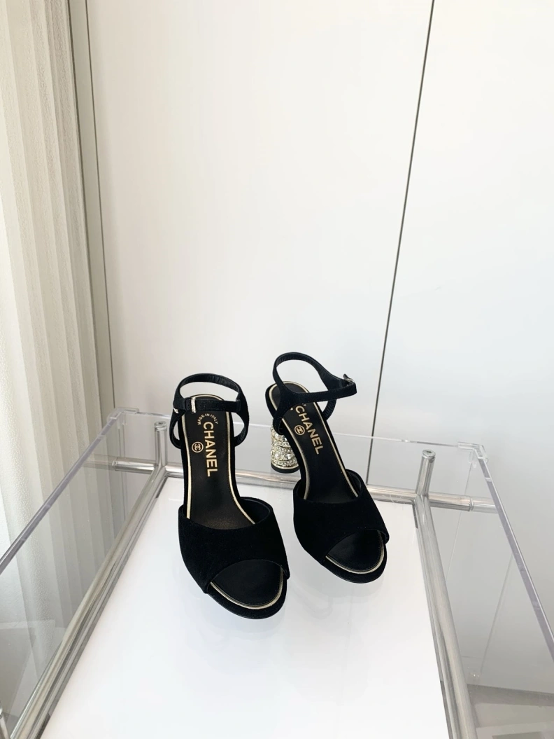 Bold Chxnxl Sandals 120555